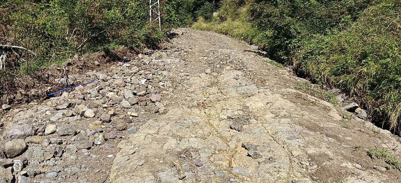 Salıpazarı'nda Heyelan Sonrası Bozulan Yollar Onarılıyor