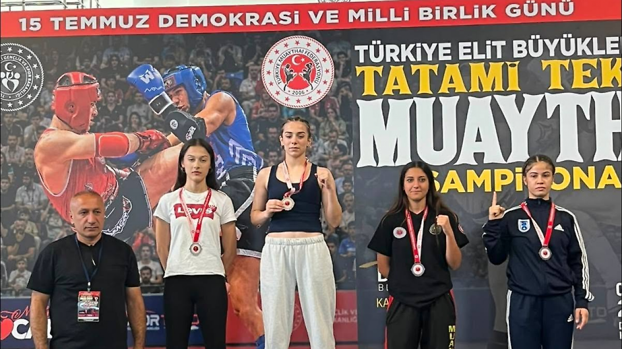 Çarşamba'dan Avrupa'ya: Zeynep Çam Şampiyonluk İçin Paris'te