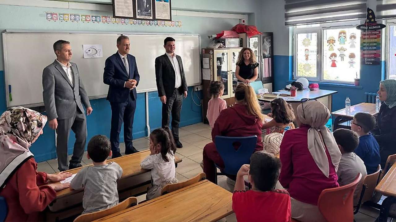 Salıpazarı'nda Öğrencilerin İlk Gününe Protokol Eşlik Etti