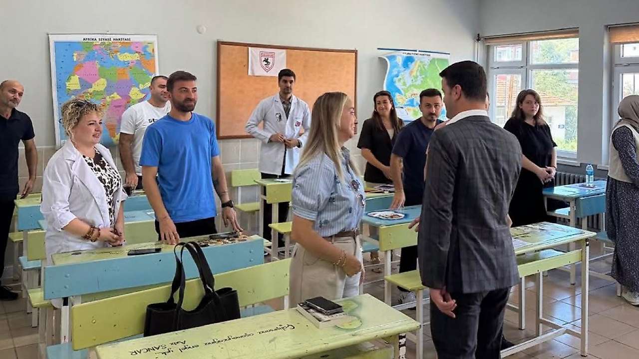 Salıpazarı'nda Öğrencilerin İlk Gününe Protokol Eşlik Etti