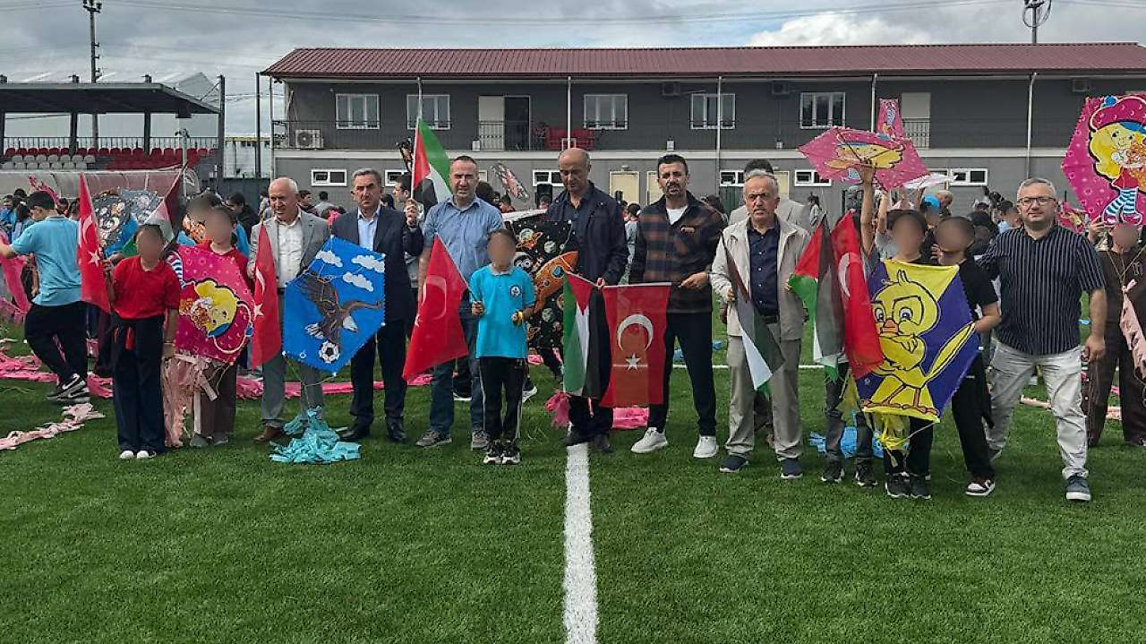 Terme'de Uçurtmalar Barış ve Umut İçin Gökyüzüne Bırakıldı