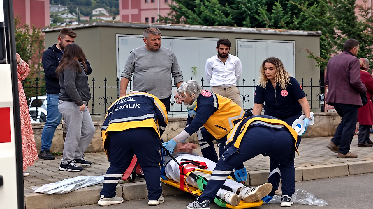 İki Otomobil Çarpıştı! 4 Kişi Yaralandı