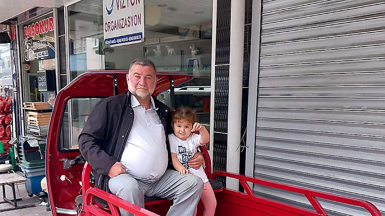 Salıpazarı'nda İz Bırakanlar! The İmam… Hasan Hoca