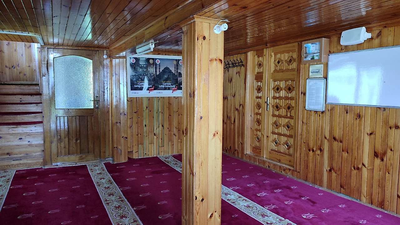 Yavaşbey'de Tarih Saklı: Ahşap Cami ve Şehit Mezarı