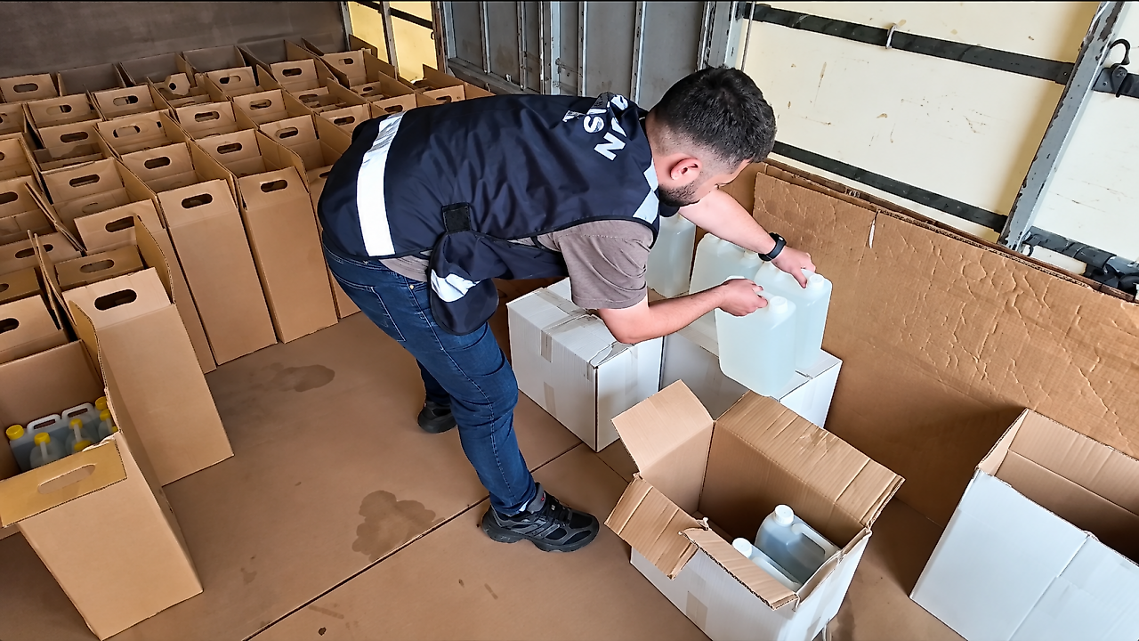 İlkadım Ve Tekkeköy'de Kaçak Alkol Operasyonu