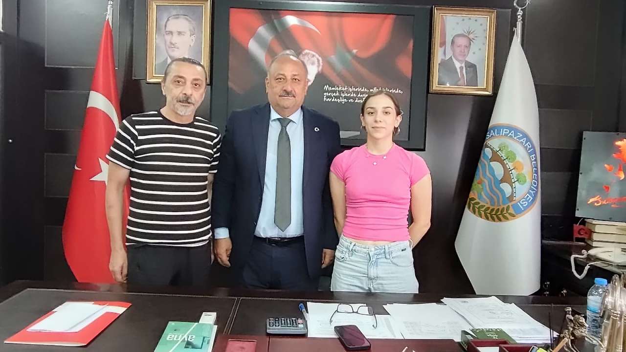Başkan Karaca, Türkiye Şampiyonu Zeynep Çam'ı Ağırladı