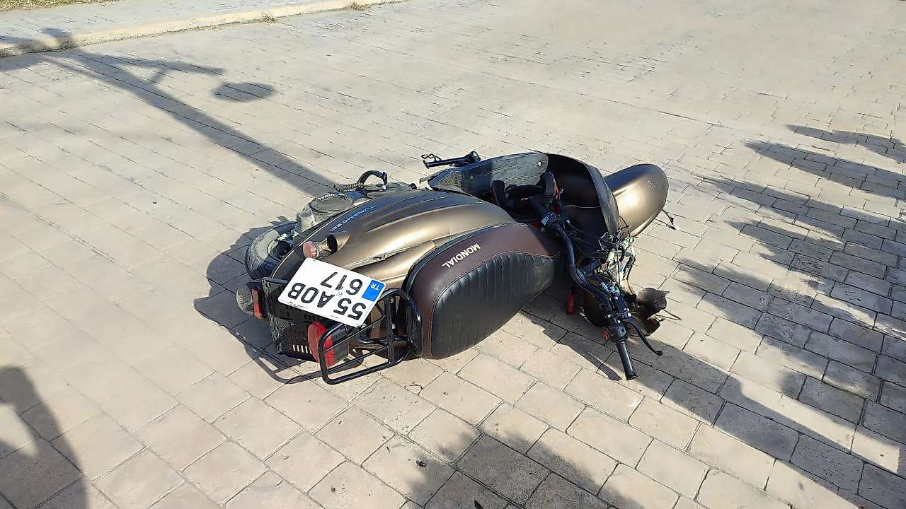 Çarşamba'da otomobil dere yatağına uçtu: 2 yaralı