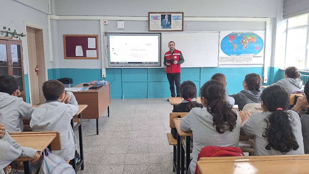 Salıpazarı İlçe Tarım'dan Öğrencilere İki Önemli Eğitim