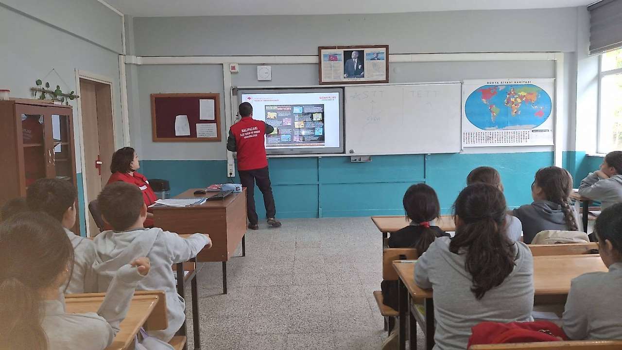Salıpazarı İlçe Tarım'dan Öğrencilere İki Önemli Eğitim