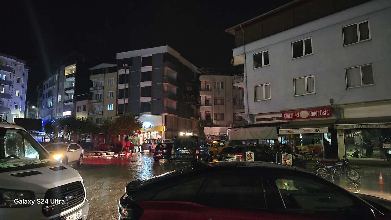 Salıpazarı Karanlığa Gömüldü! Elektrikler Saatlerdir Yok