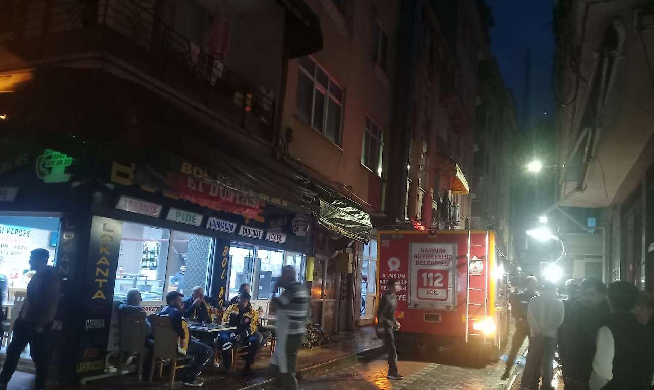 Salıpazarı'nda baca yangını! İtfaiye ekipleri müdahale etti