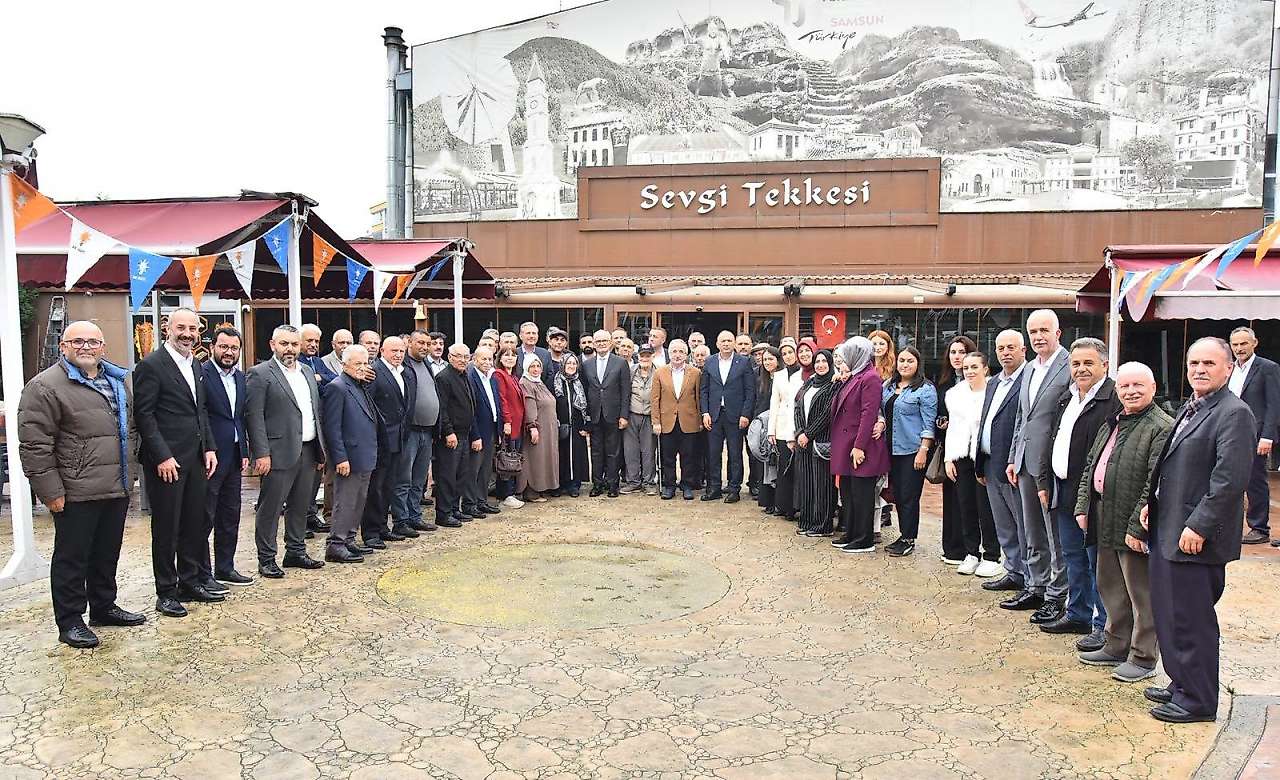 Yusuf Ziya Yılmaz Tekkeköy'de Muhtarların Taleplerini Dinledi