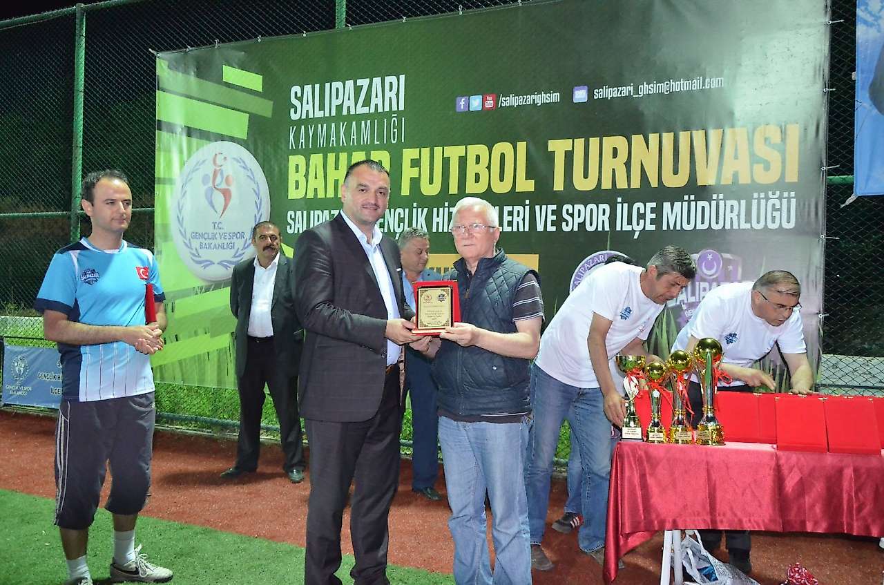 Salıpazarı'na Futbolu Sevdiren Adam: Remzi Kahramanoğlu