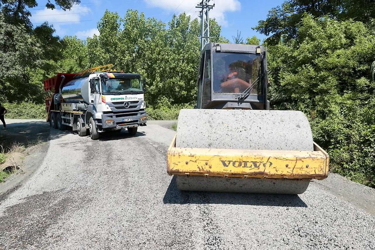 Çarşamba Belediyesi Yol Çalışmalarını Hızlandırdı