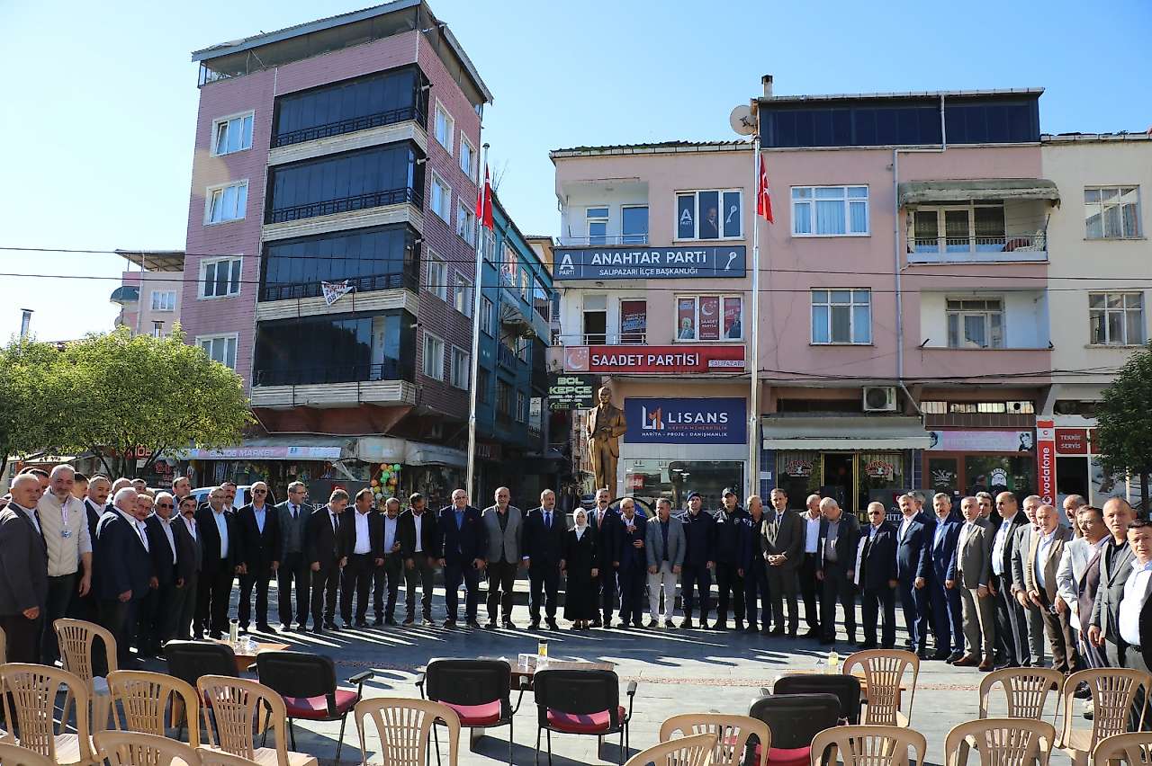 Salıpazarı'nda Muhtarlar Günü Tören ve Etkinliklerle Kutlandı
