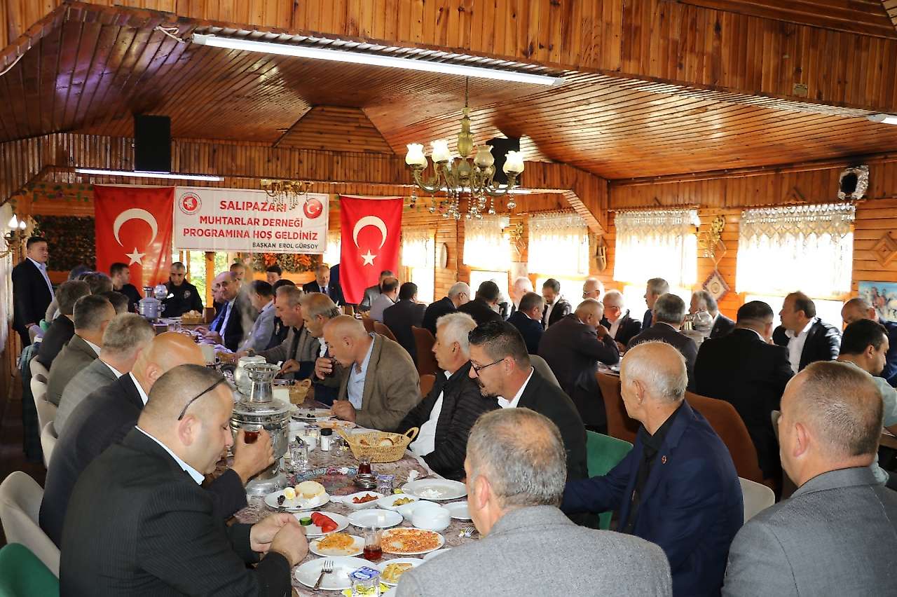 Salıpazarı'nda Muhtarlar Günü Tören ve Etkinliklerle Kutlandı