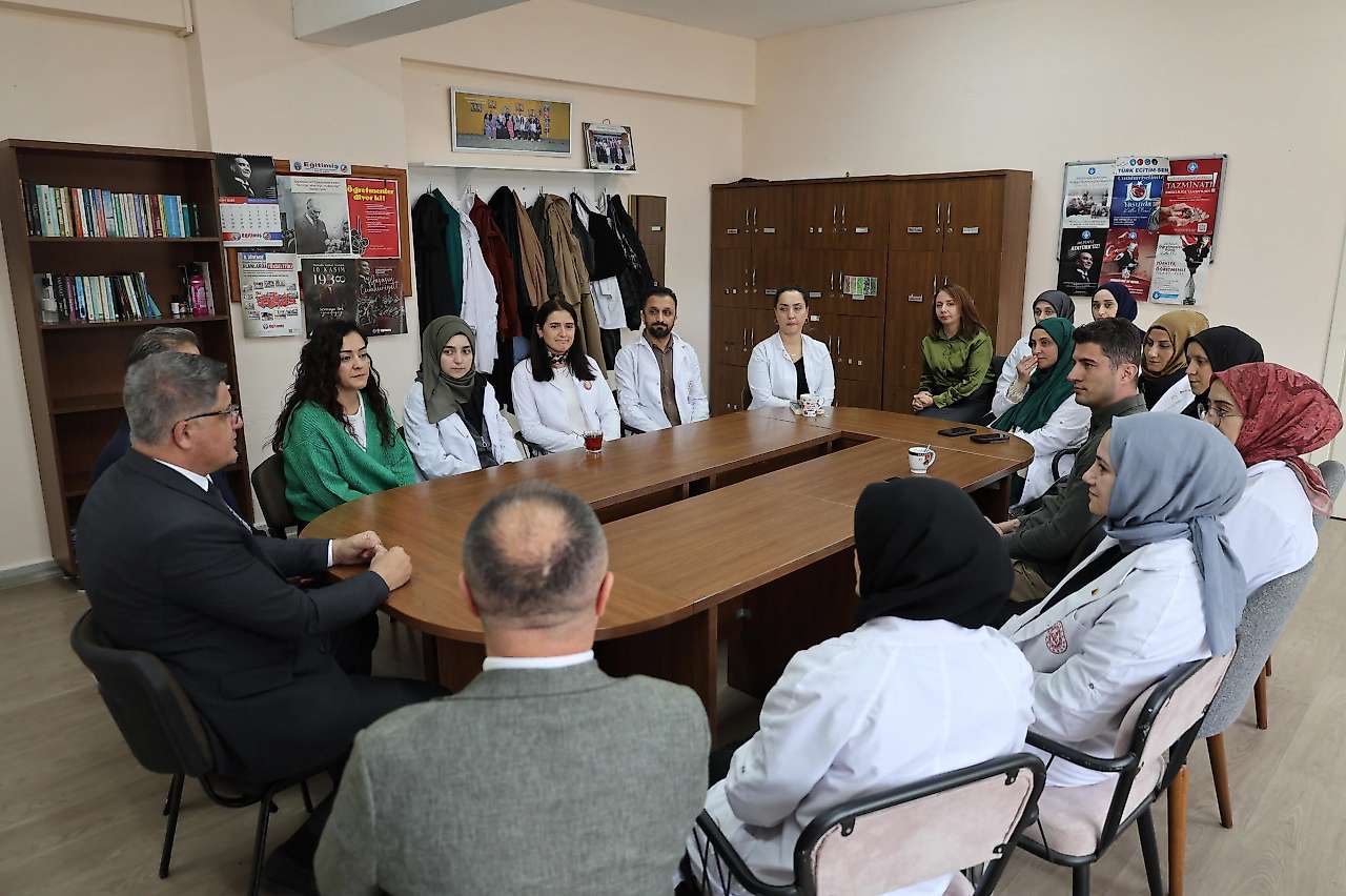 Salıpazarı'nda Eğitim Turu: Murat Ağar Okulları İnceledi