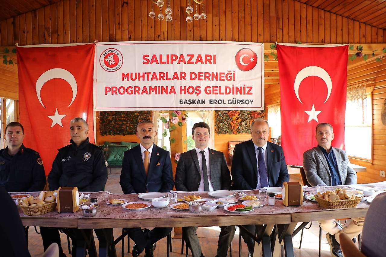 Salıpazarı'nda Muhtarlar Günü Tören ve Etkinliklerle Kutlandı