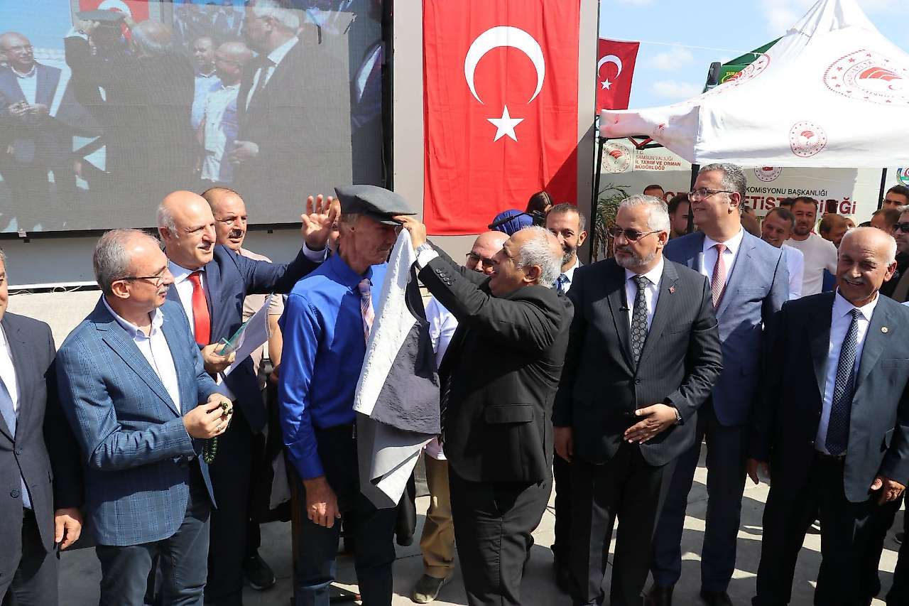 Bafra'da Türkiye'de Bir İlk: Çeltik Ağası 400 Bin Lirayla Seçildi