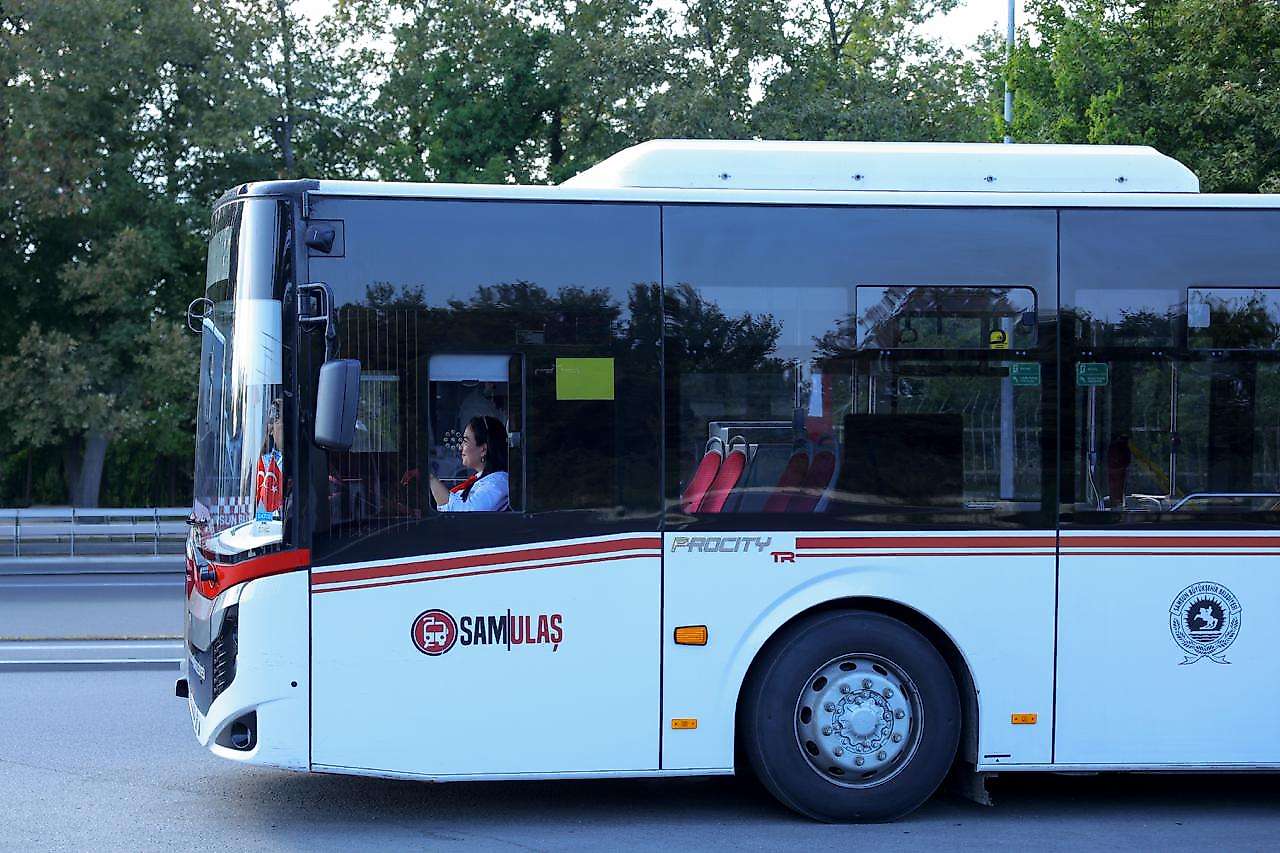 Samsun'da Direksiyon Başında 19 Kadın Şoför