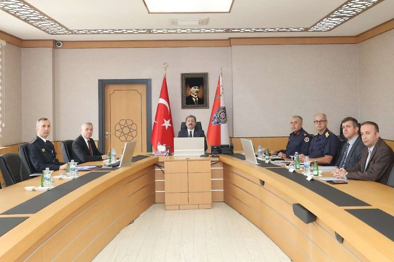 Vali Tavlı ve Emniyet Müdürü Aydın'dan Güvenlik Görüşmesi