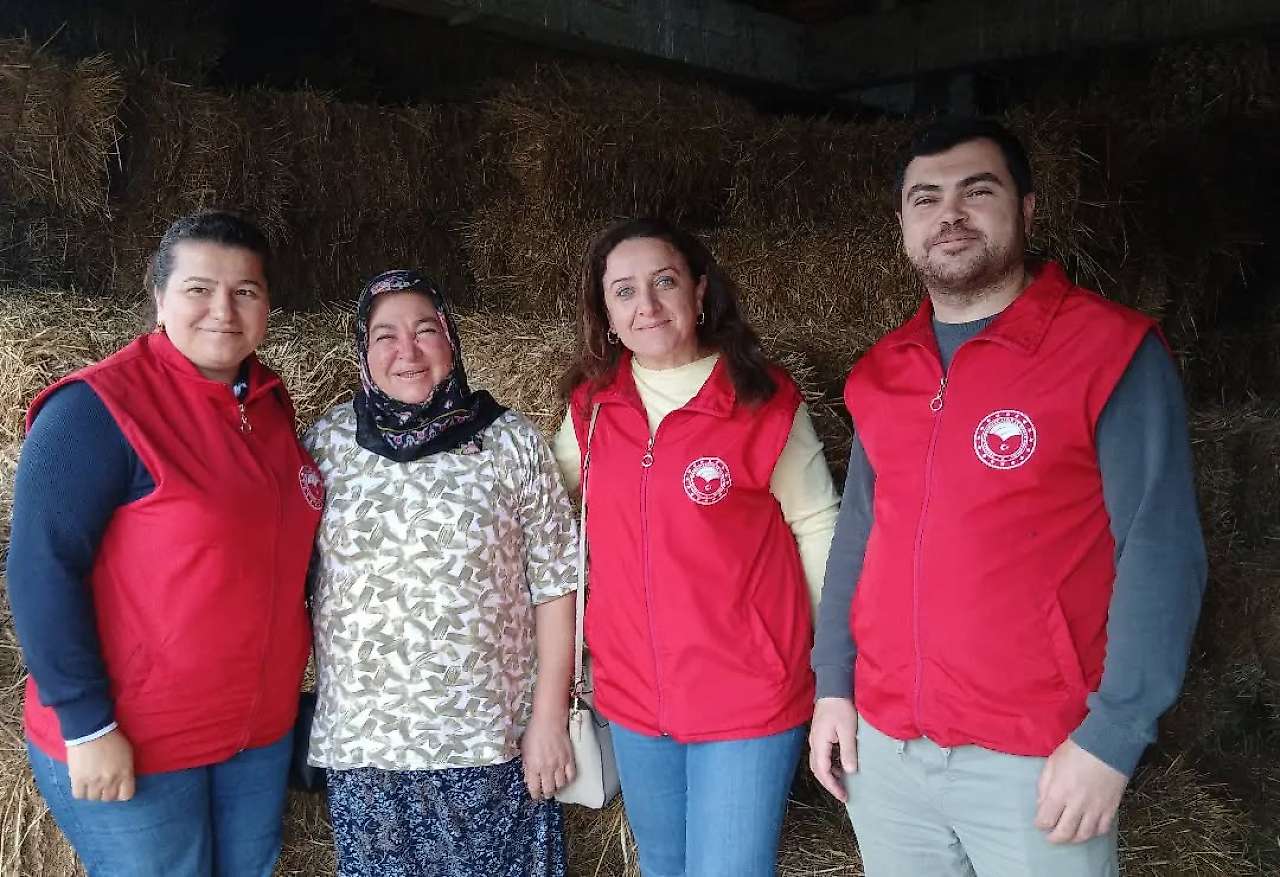 Yörükler'de Kadın Üreticiye Tarım Ekiplerinden Destek