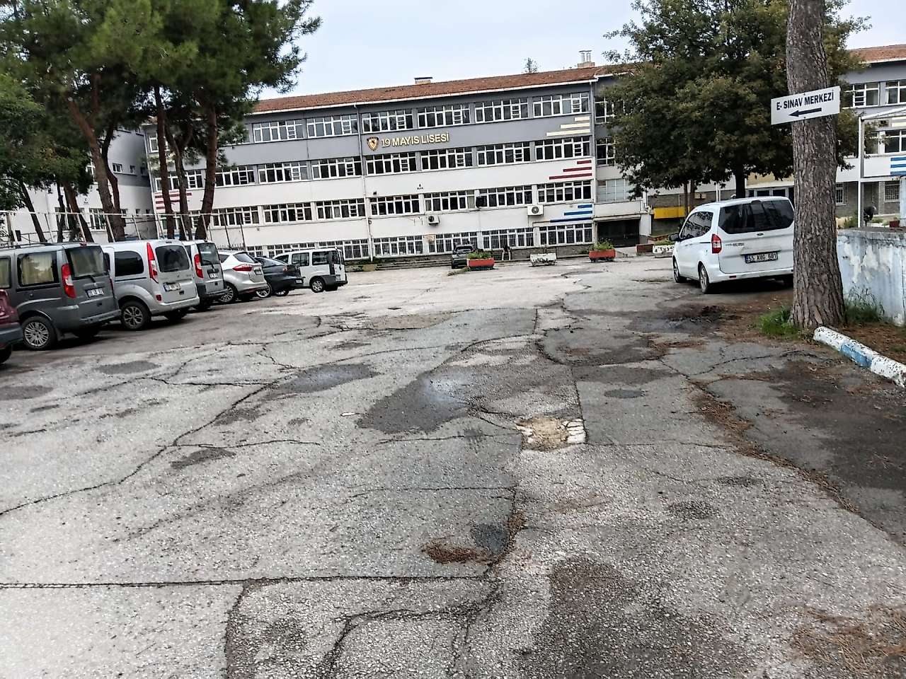 19 Mayıs Lisesi için 'Okuluma Dokunma' eylemi