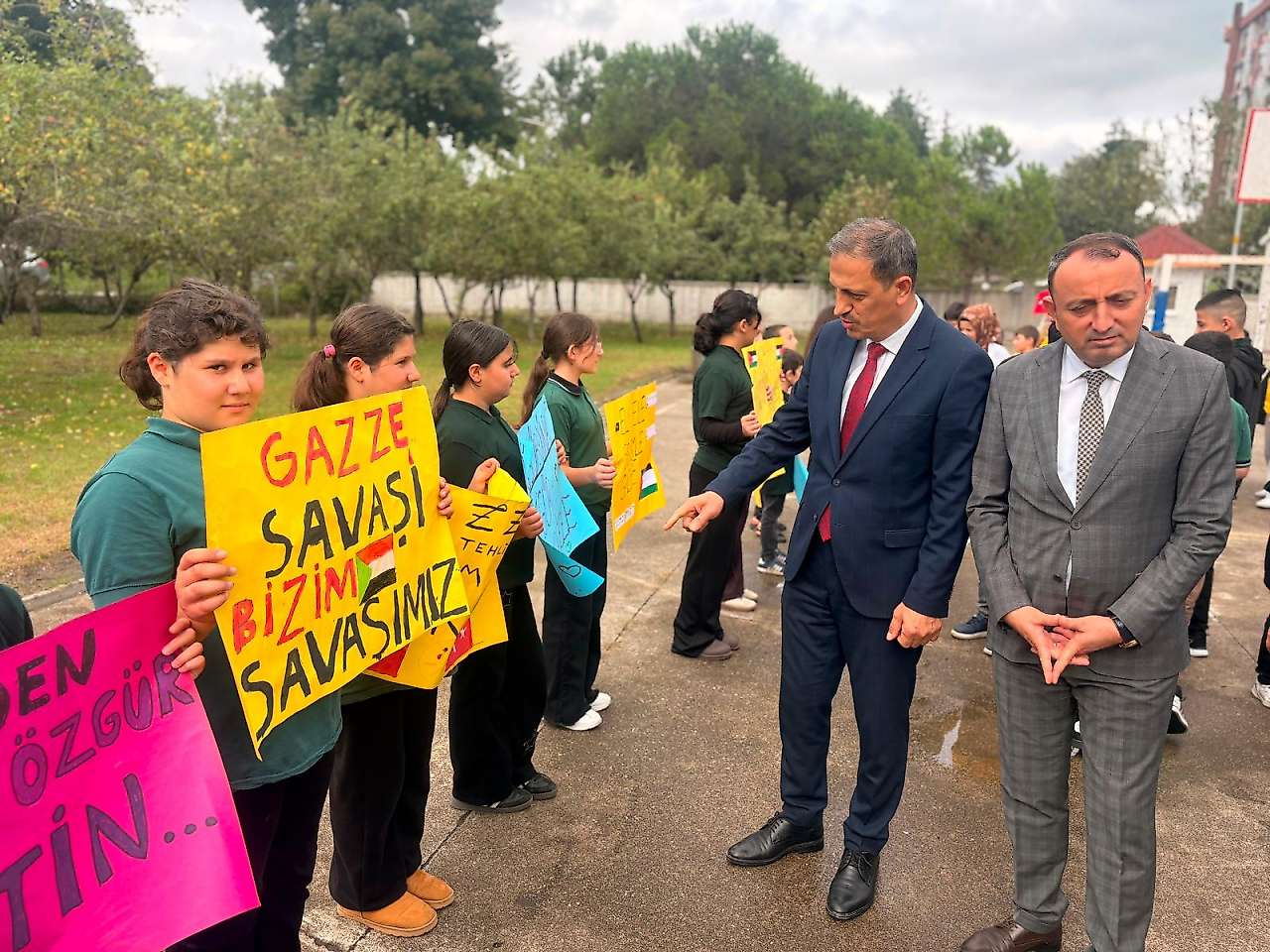 Salıpazarı'nda Anlamlı Etkinlik: Gökyüzü Çocuklara Kalsın