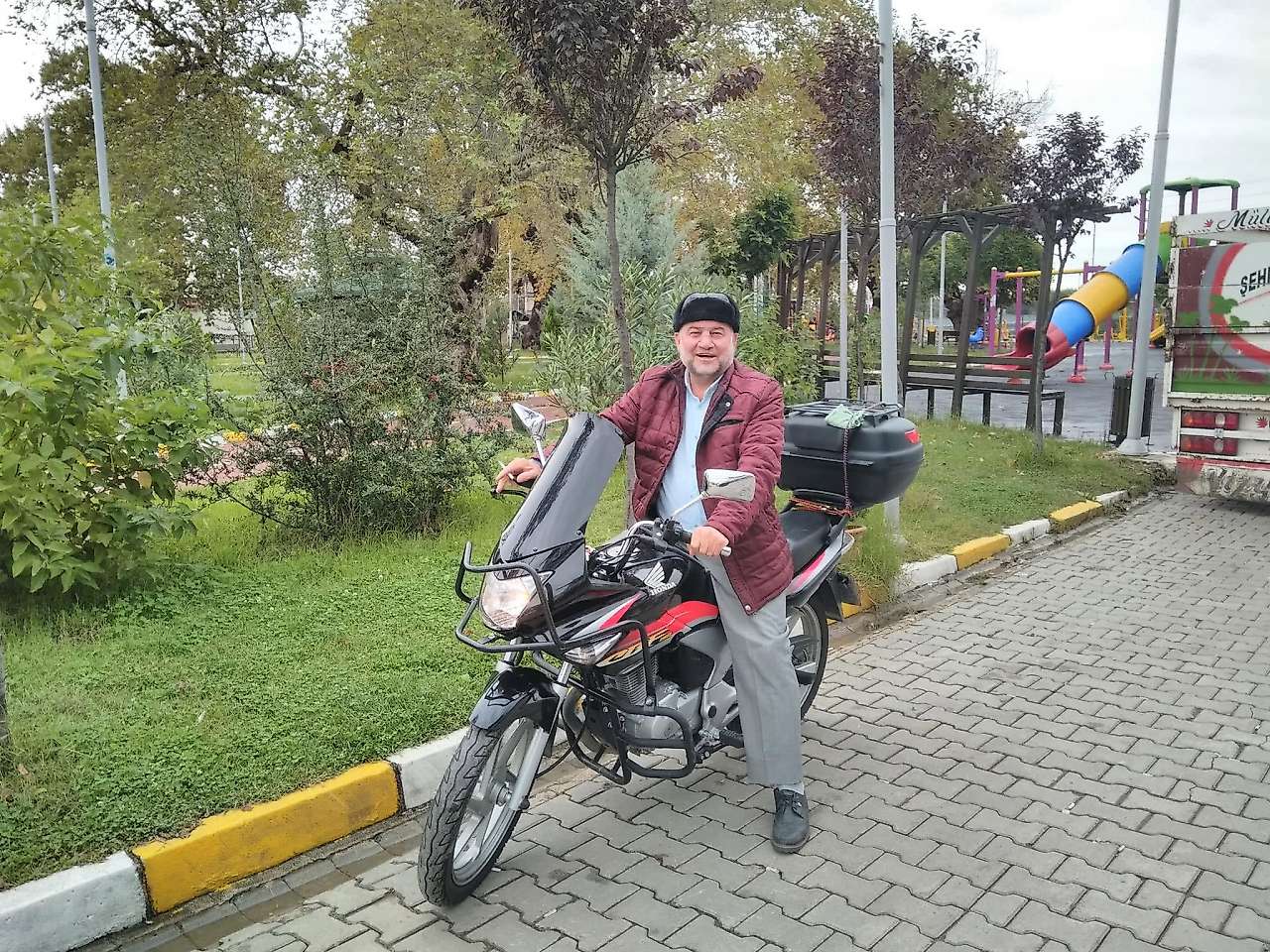 Salıpazarı'nda İz Bırakanlar! The İmam… Hasan Hoca