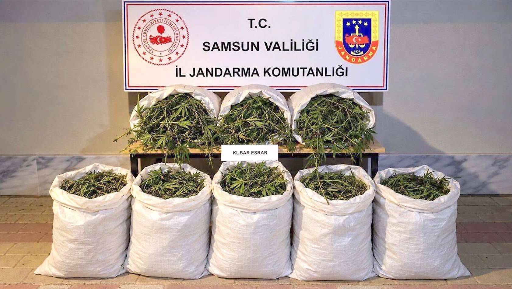 Jandarmanın Takibi 63 Kilo Esrarı Ortaya Çıkardı