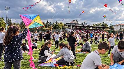 Terme'de Uçurtmalar Barış ve Umut İçin Gökyüzüne Bırakıldı