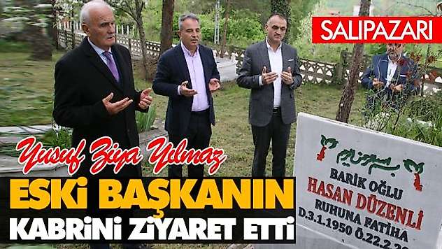 Eski Başkanın Kabrini Ziyaret Etti