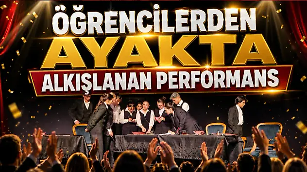 Öğrencilerden Ayakta Alkışlanan Performans