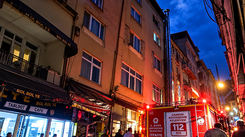 Salıpazarı'nda baca yangını! İtfaiye ekipleri müdahale etti