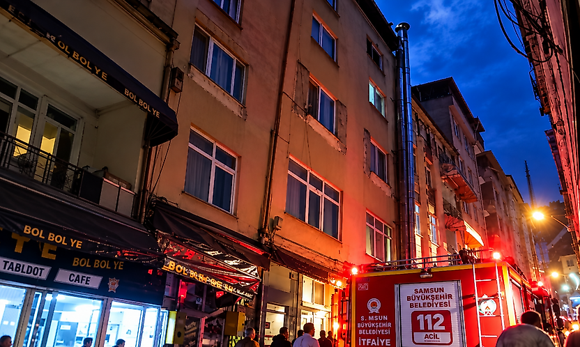 Salıpazarı'nda baca yangını! İtfaiye ekipleri müdahale etti